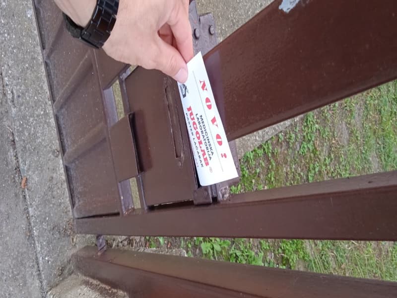 Podela flajera Jugolab, slika 1